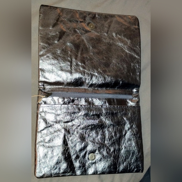 NWT UASHMAMA ITALIAN MADE METALLIC CLUTCH ~ 11" x 9" ~ FOLD-OVER,1 SNAP CLOSURE - Picture 5 of 16